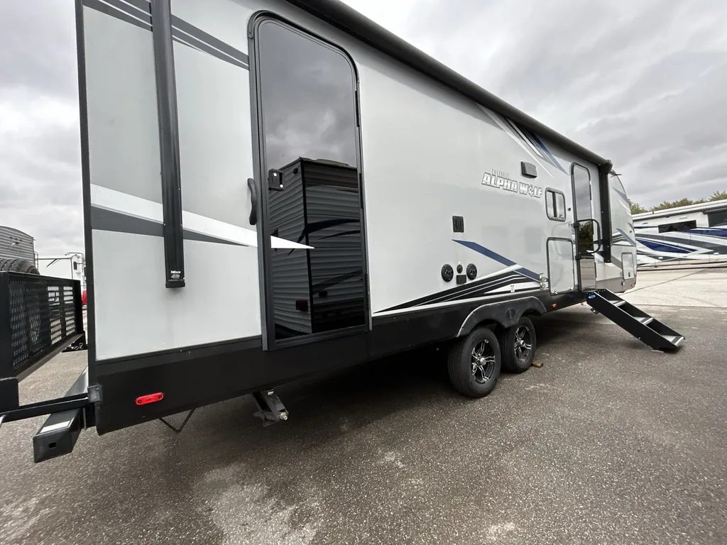 2022 Forest River Cherokee Alpha Wolf 26DBH-L, Photos photo 13