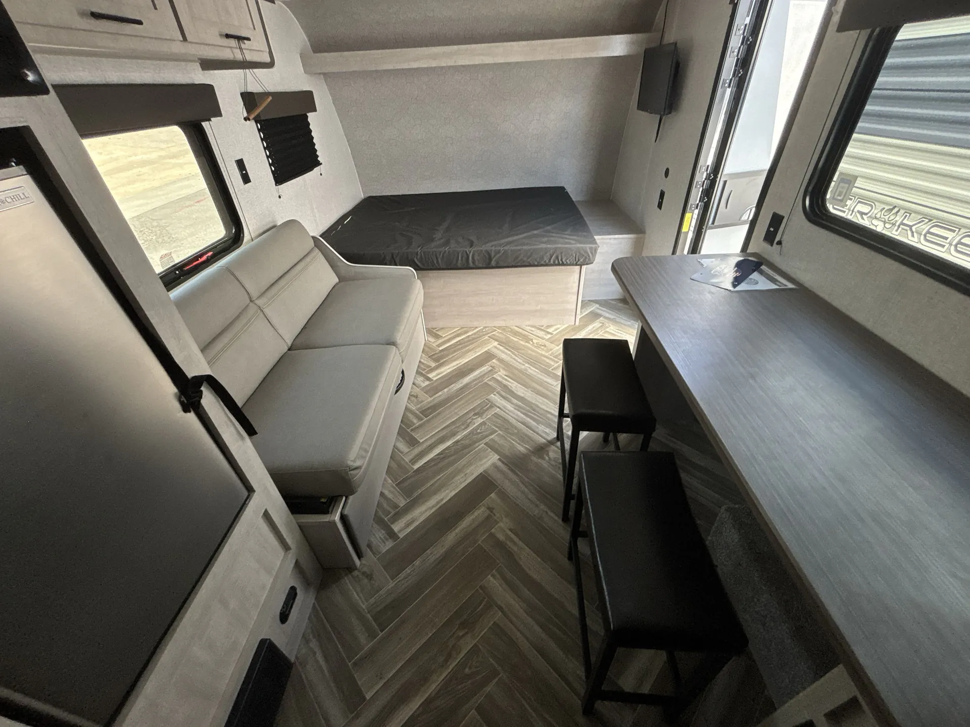 2025 CrossRoads Zinger 18RK — living area main