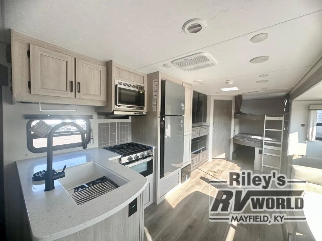 2026 Coachmen Catalina Legacy Edition 273DBHCK, Photos photo 16