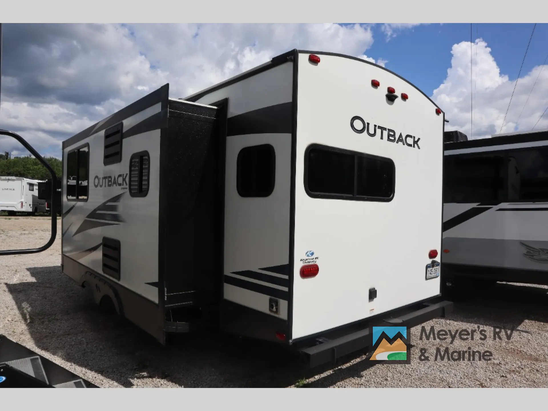 2020 Keystone Outback Ultra Lite 221UMD - Photo 4