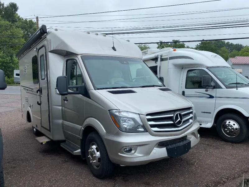 2019 Pleasure-Way Plateau XLMB Std. Model - Main photo
