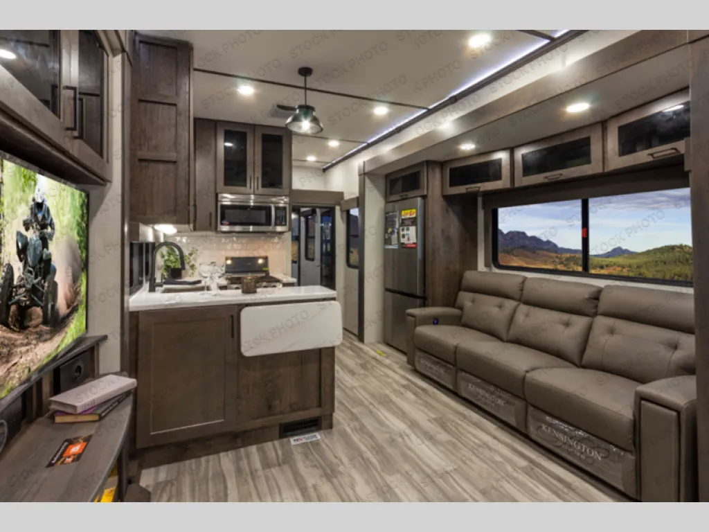 2022 Alliance RV Valor 40V13 - Photo 3