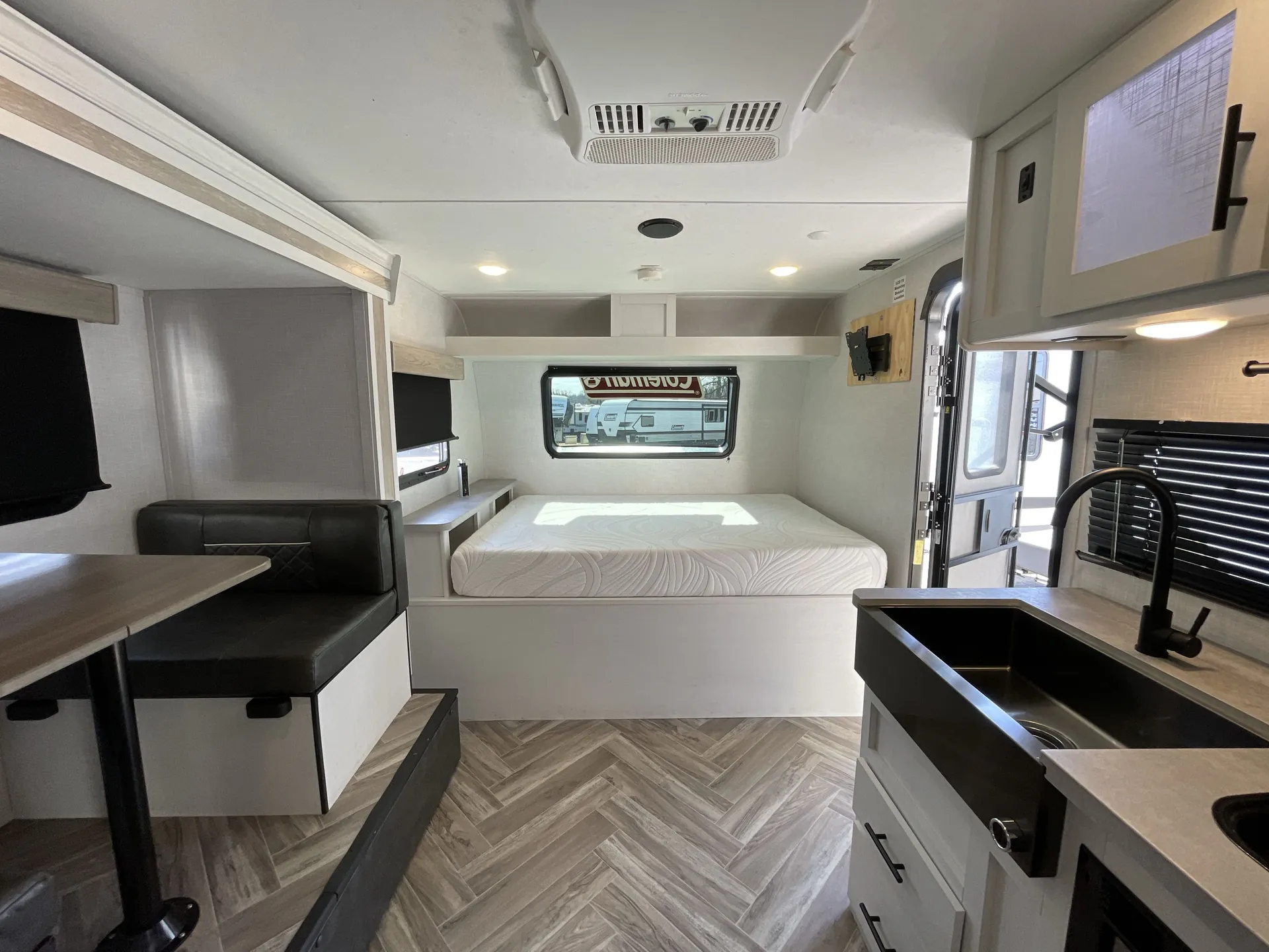 2022 Dutchmen Coleman Rubicon 1708BH — living area main