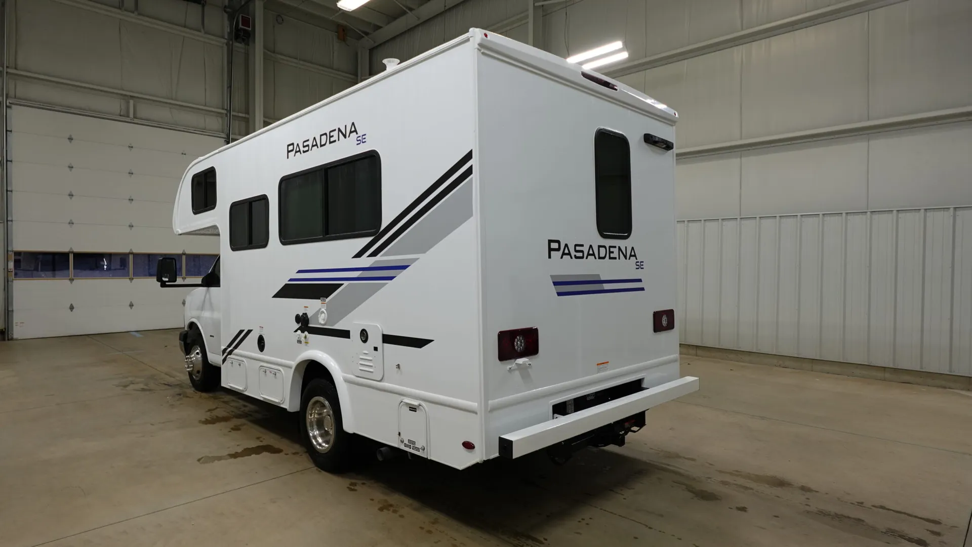 2026 Thor Motor Coach Pasadena SE SX19 Chevy - Photo 4