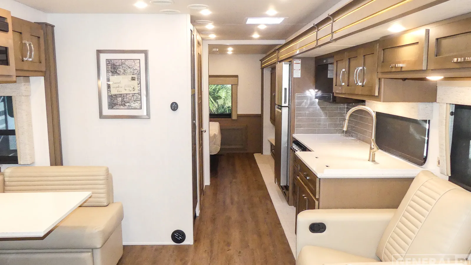 2026 Newmar Bay Star 3225 - Photo 3