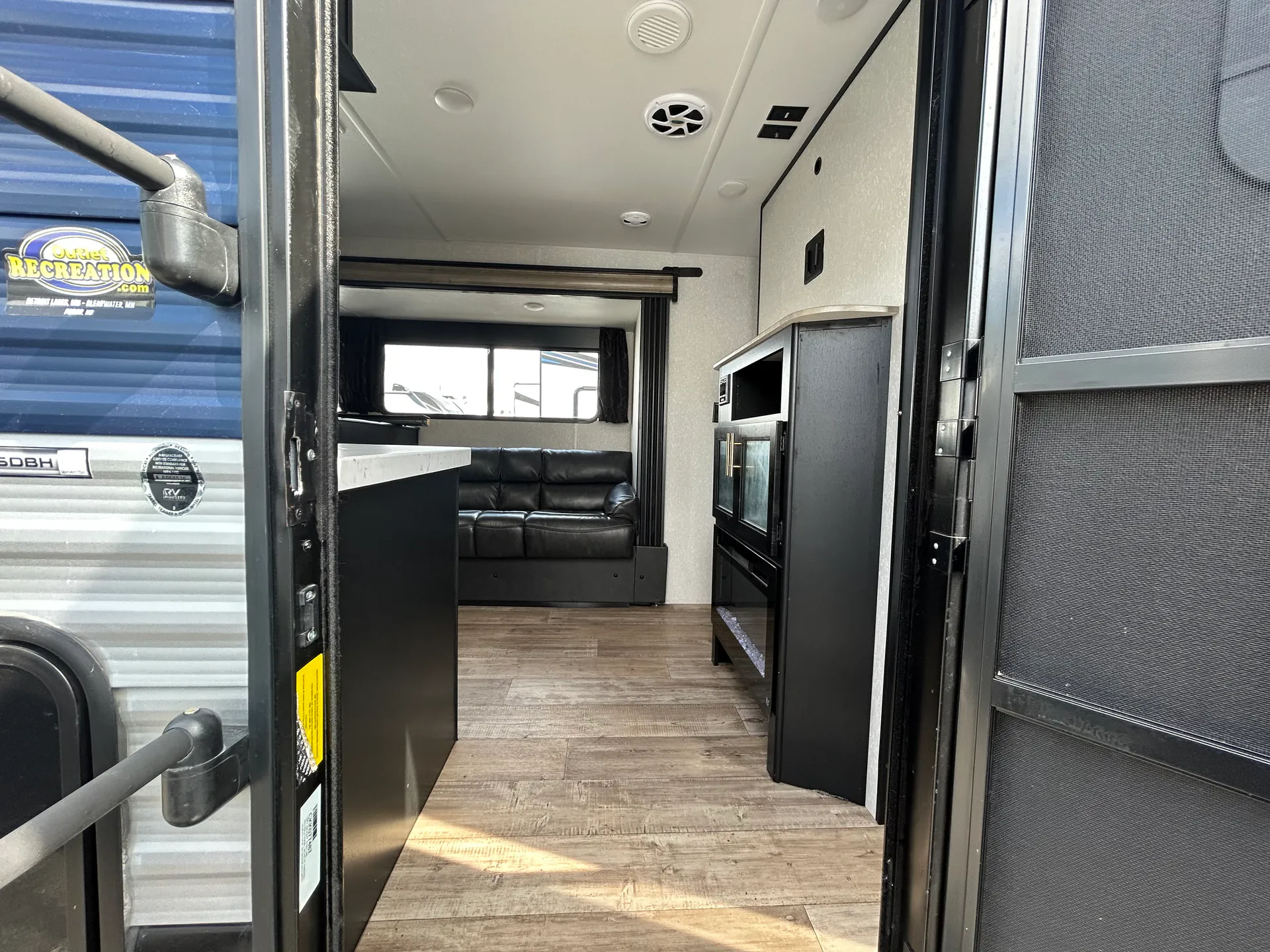 2022 Forest River Cherokee Grey Wolf 26DBH — Photo 7