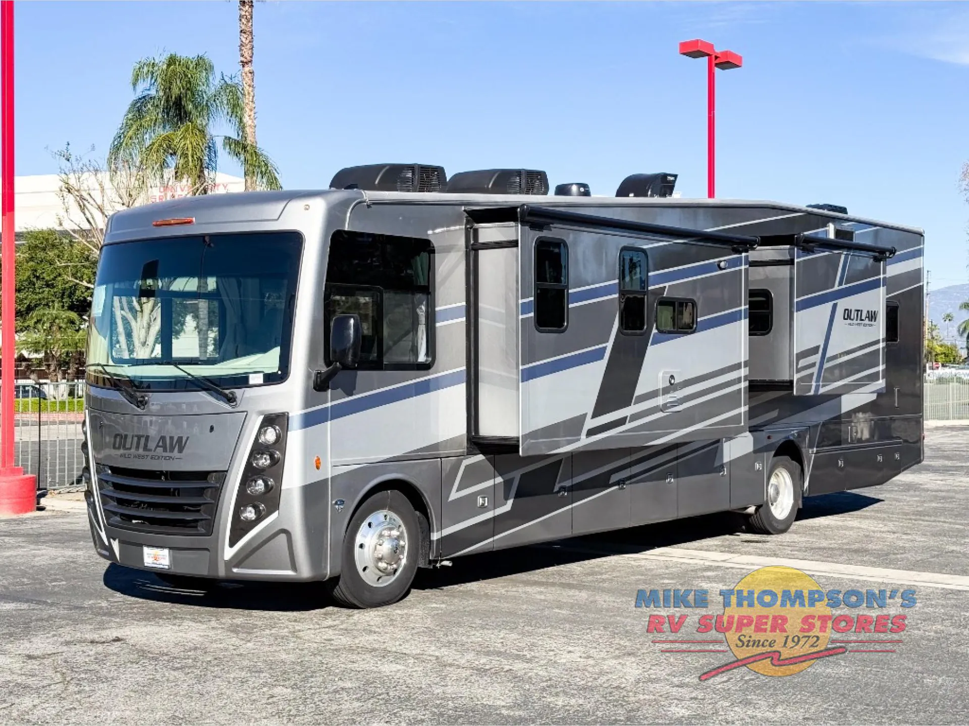 2026 Thor Motor Coach Outlaw Wild West Edition 38K - Photo 4