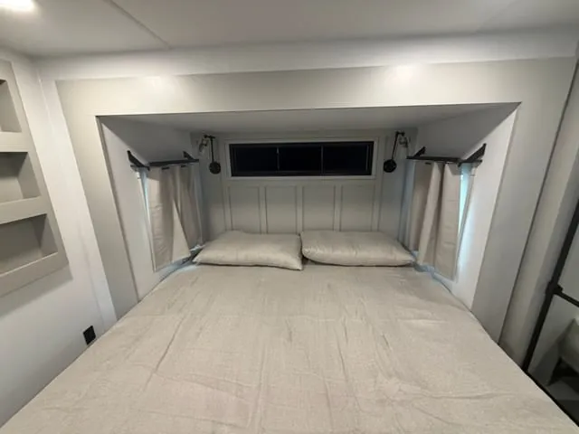 2026 Brinkley Model G 4150, Photos photo 29