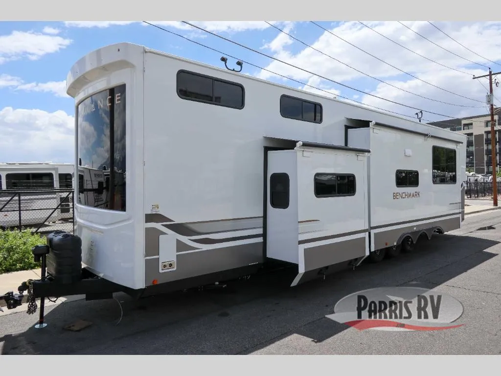 2026 Alliance RV Benchmark 44LFT - Photo 4