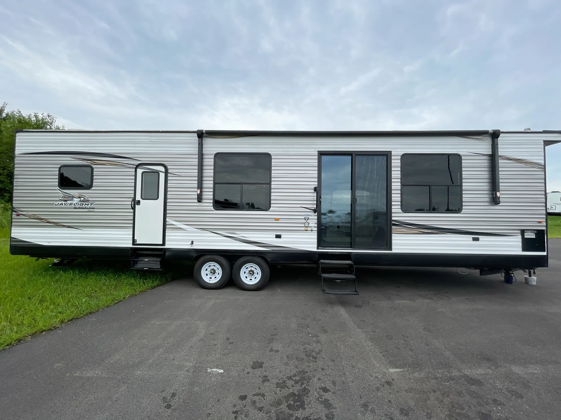 2019 Jayco Jay Flight Bungalow 40BHTS - Photo 2