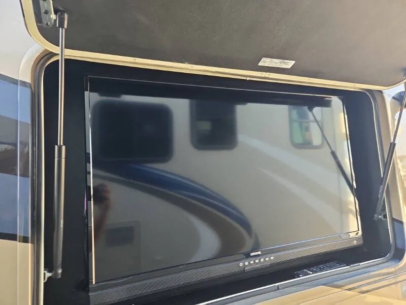 2022 Coachmen Encore 375RB - Photo 4