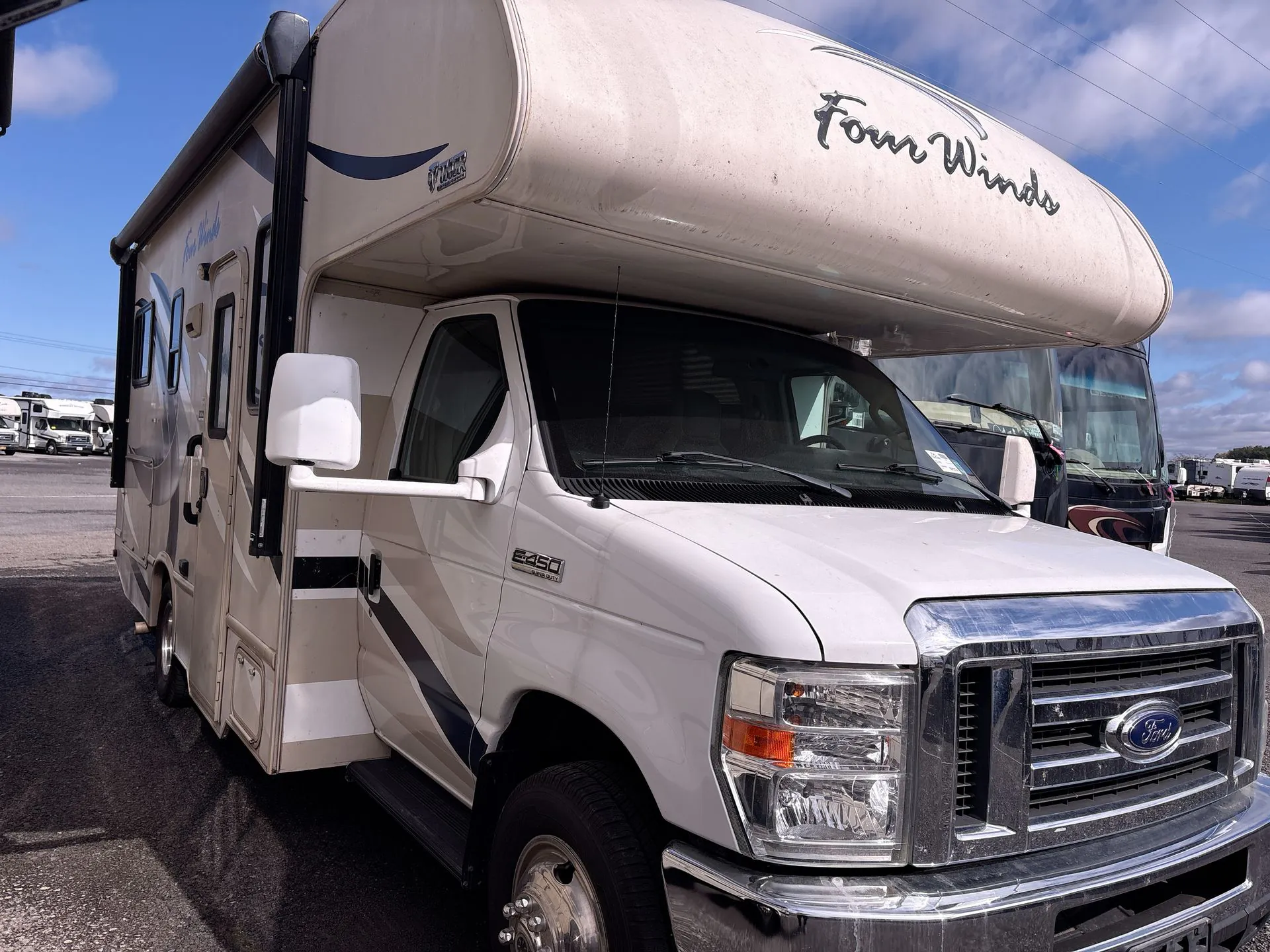 2016 Thor Motor Coach Four Winds 23U - Photo 2
