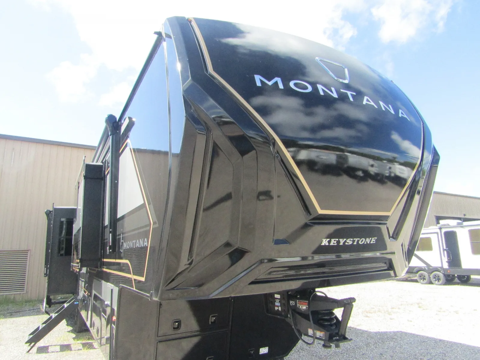 2026 Keystone Montana 3900RK - Photo 2