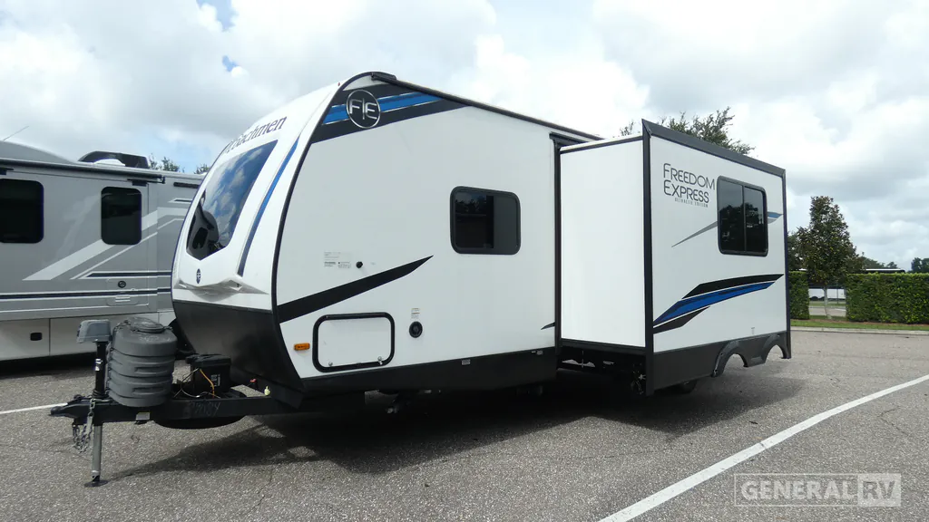 2024 Coachmen Freedom Express Ultra Lite 258BHS, Photos photo 5
