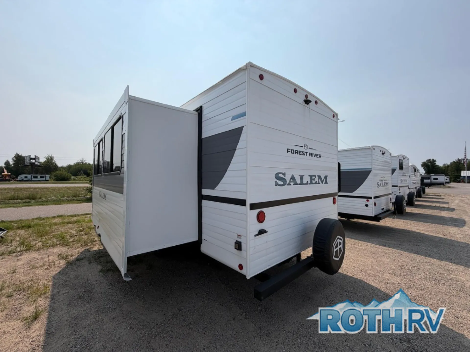 2027 Forest River Salem 27RK — Photo 5