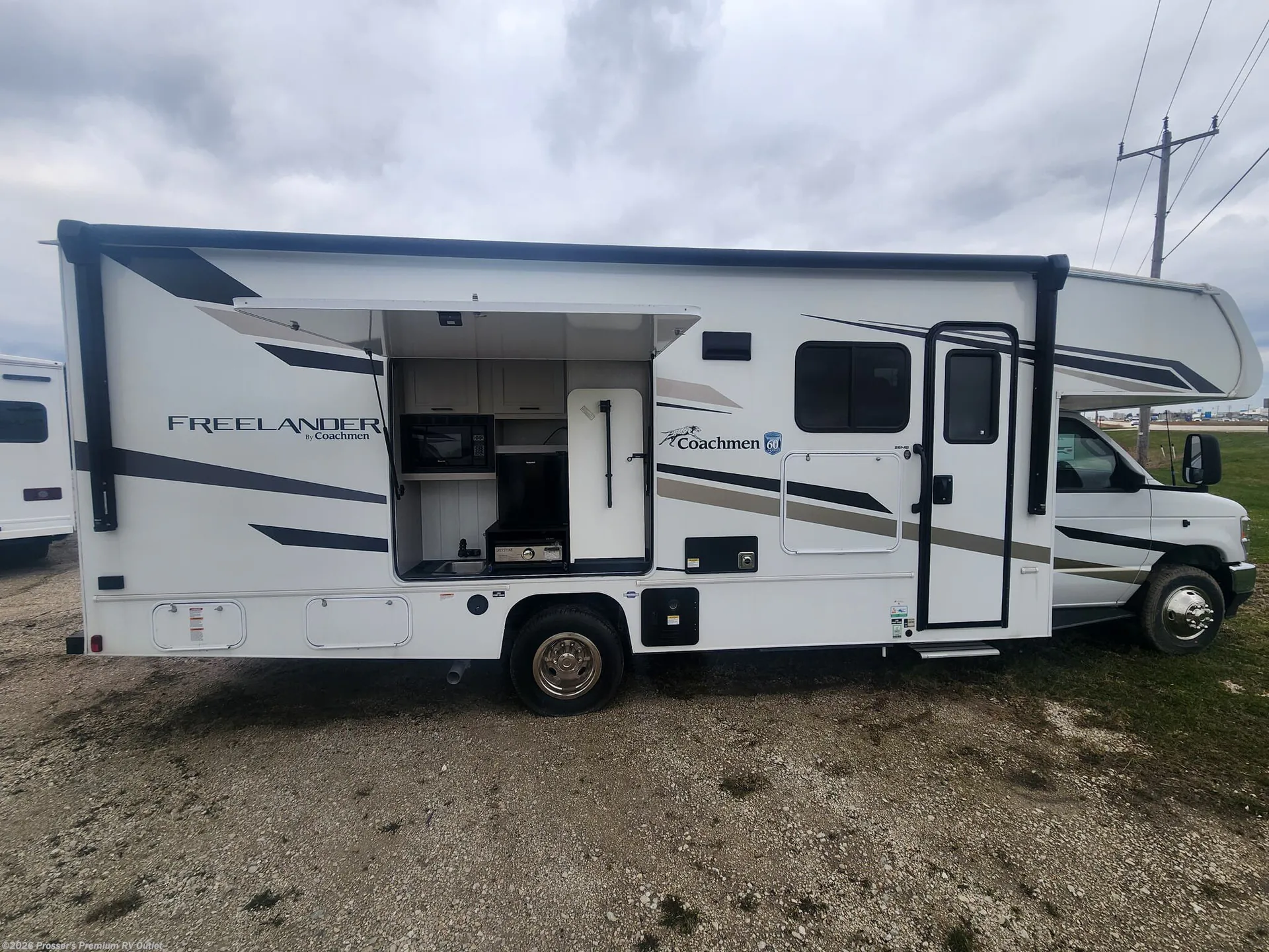 2025 Coachmen Freelander 26MB - Photo 3