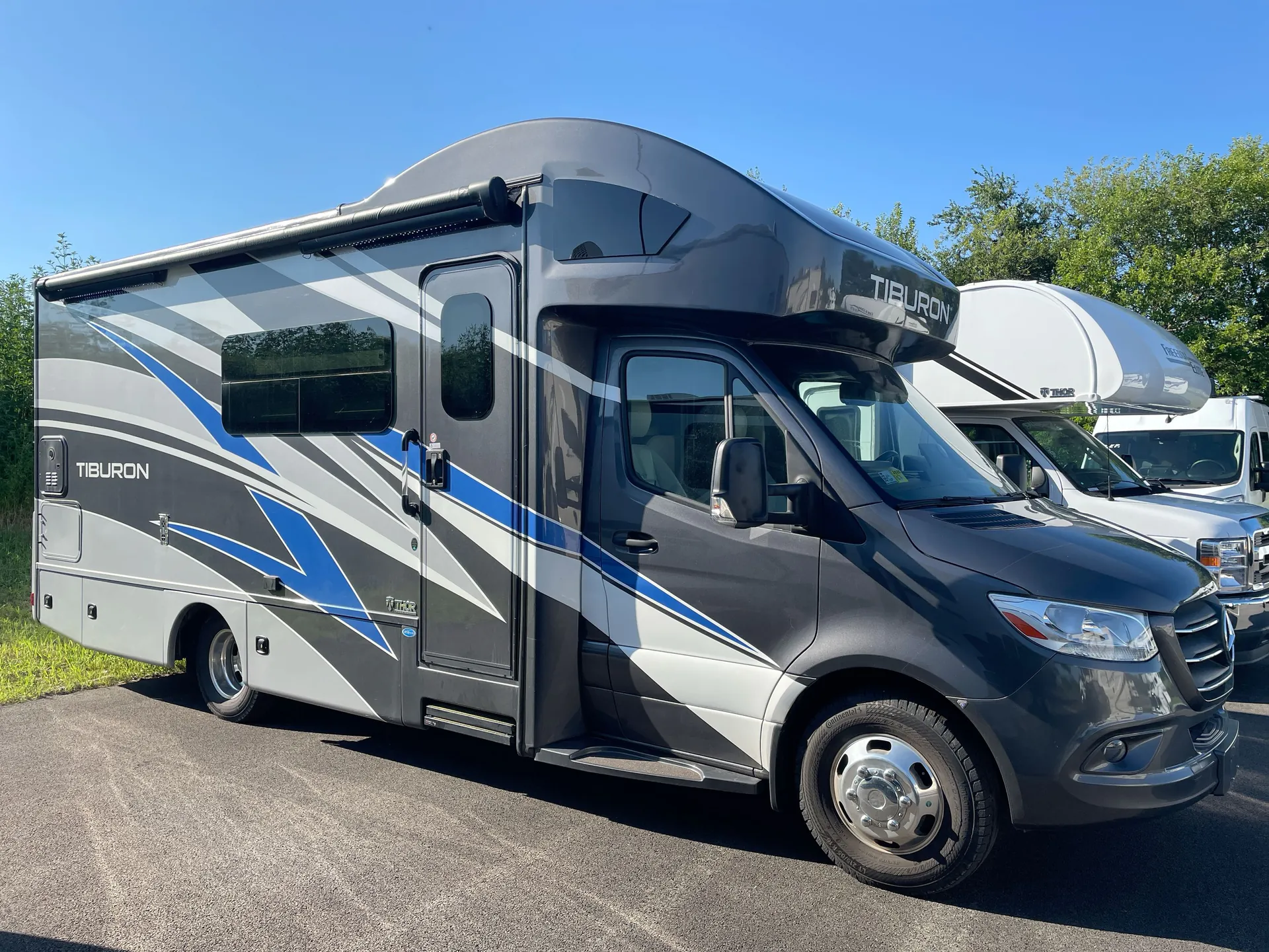 2023 Thor Motor Coach Tiburon 24FB