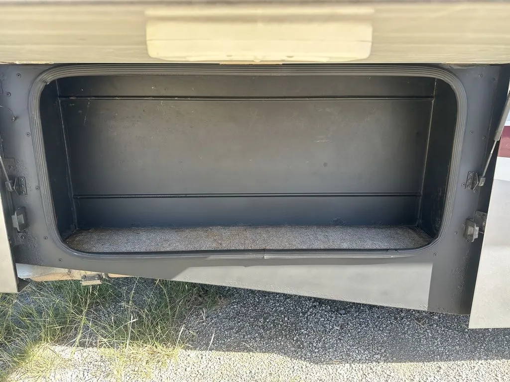 2012 Winnebago Meridian 34Y - Photo 4