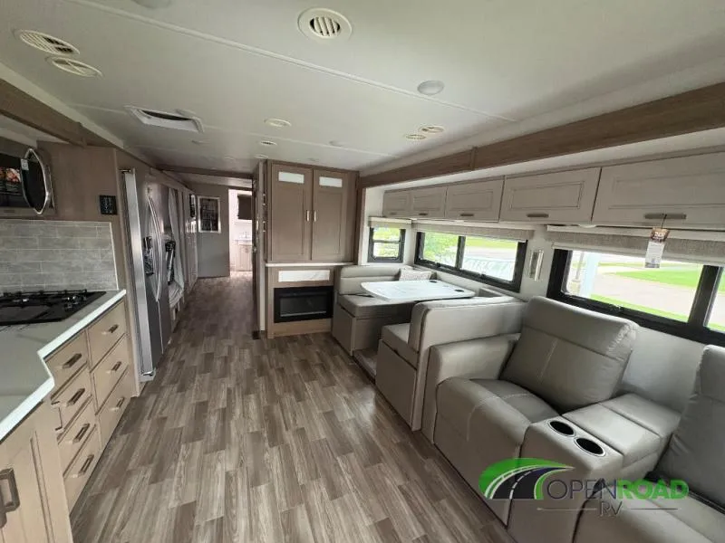 2027 Thor Motor Coach Pasadena 38XL - Photo 4
