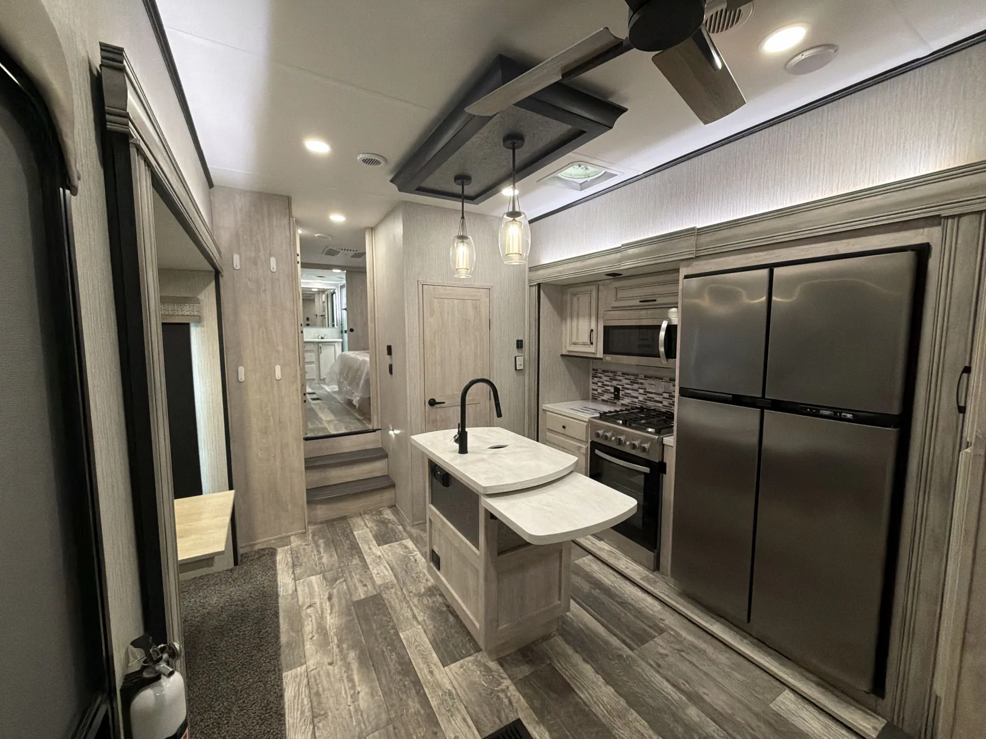 2022 Forest River Sierra Luxury 391FLRB - Photo 3