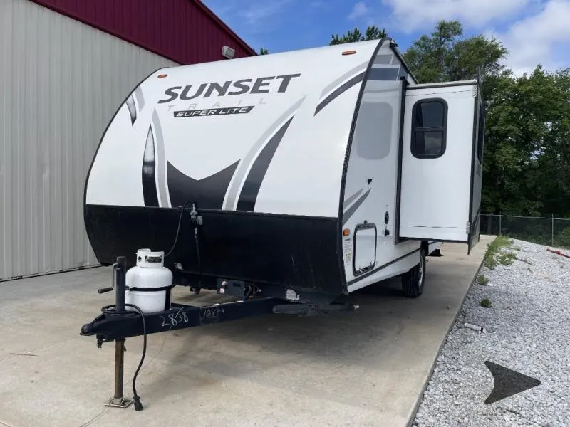 2022 CrossRoads RV Sunset Trail Super Lite 188BH - Photo 4