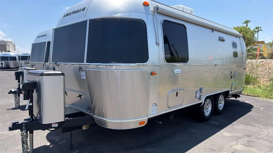 2027 Airstream Flying Cloud 23FB - Photo 4