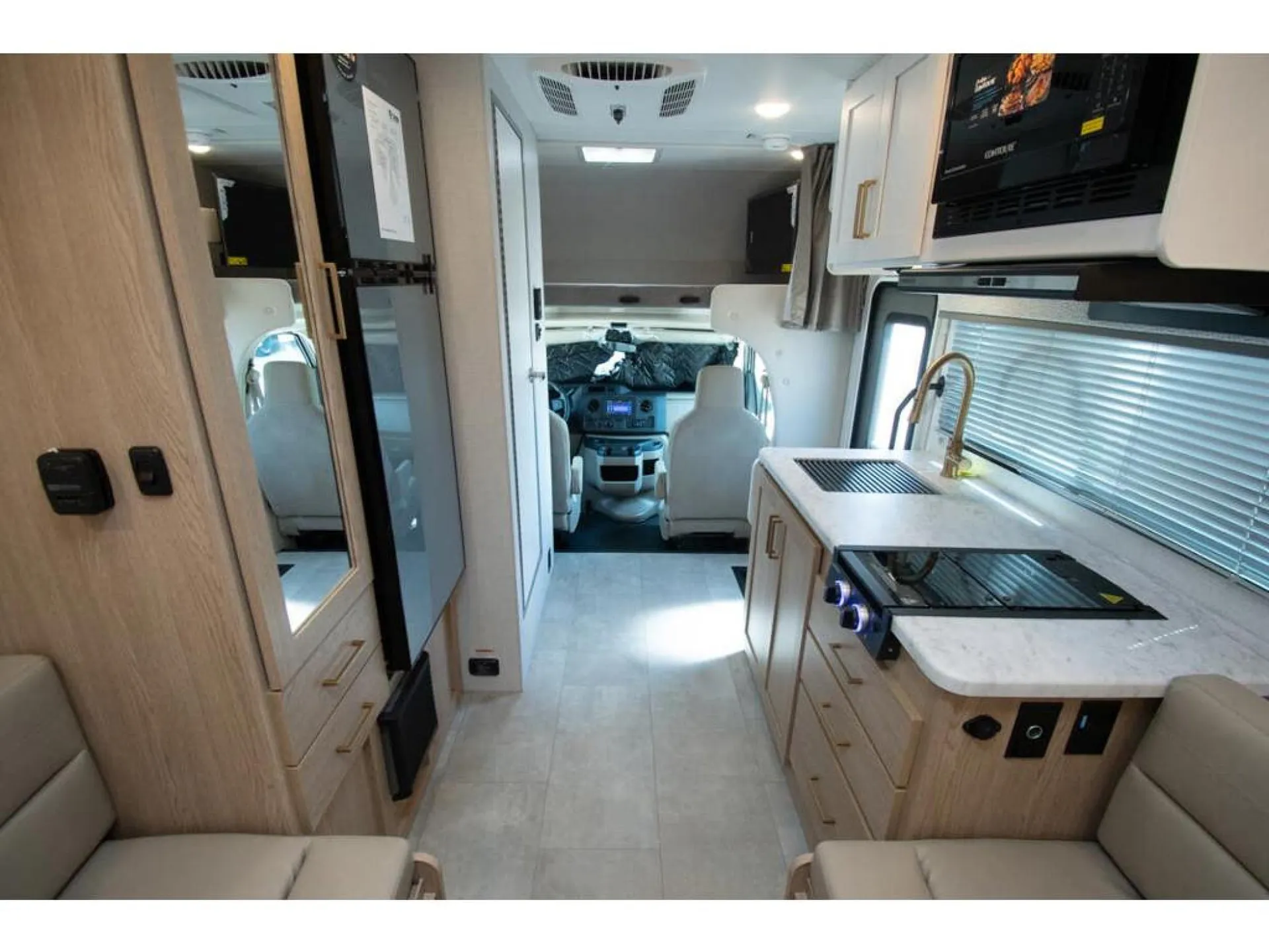 2026 Thor Motor Coach Chateau 19Z - Photo 3