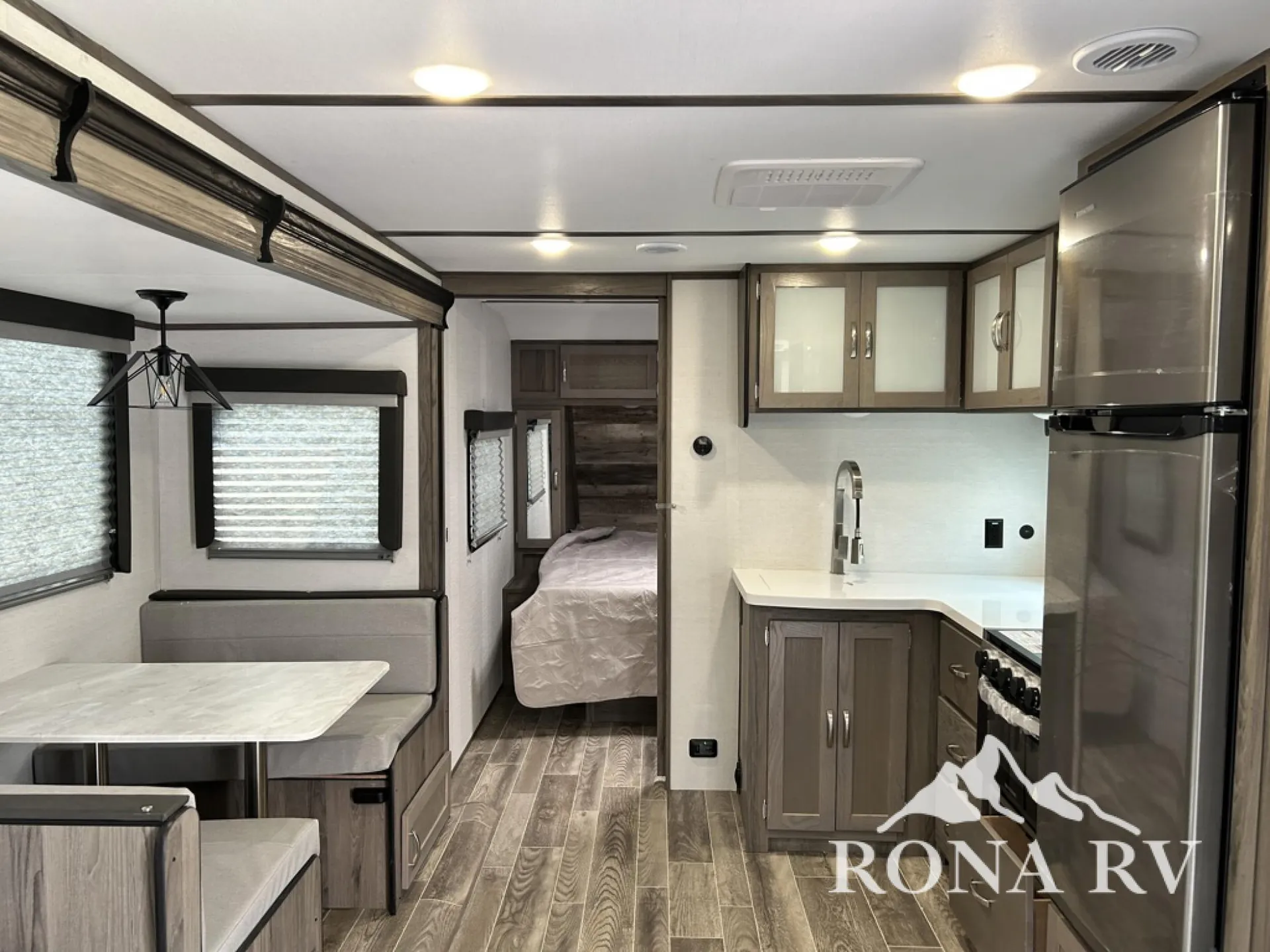 2025 Gulf Stream Envision 258RB dealer photo 2 from Rona RV