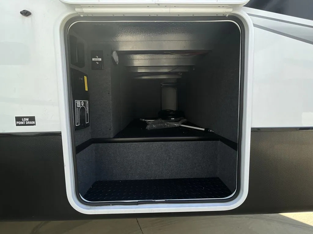 2025 Jayco Seismic Luxury Series 3815, Photos photo 8