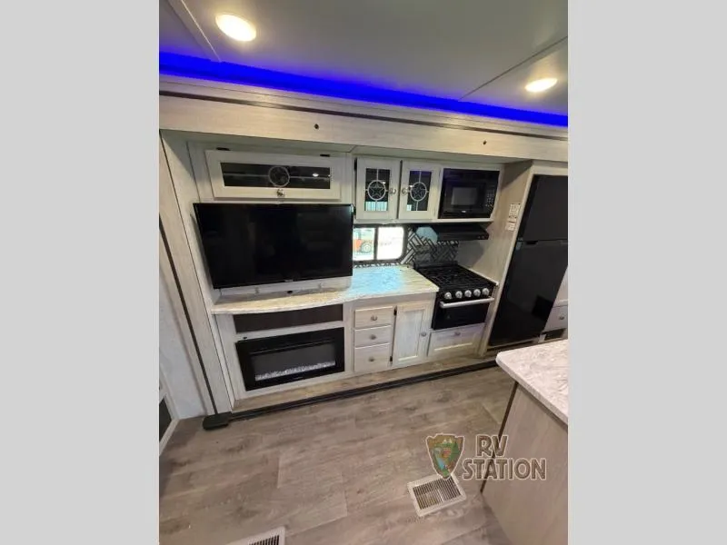 2024 CrossRoads RV Longhorn 340MB - Photo 4