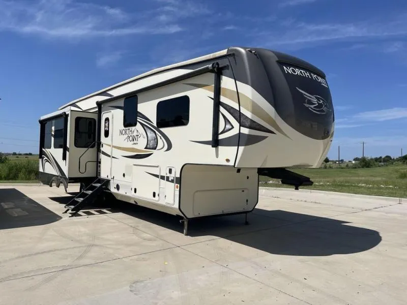 2020 Jayco North Point 315RLTS - Photo 2