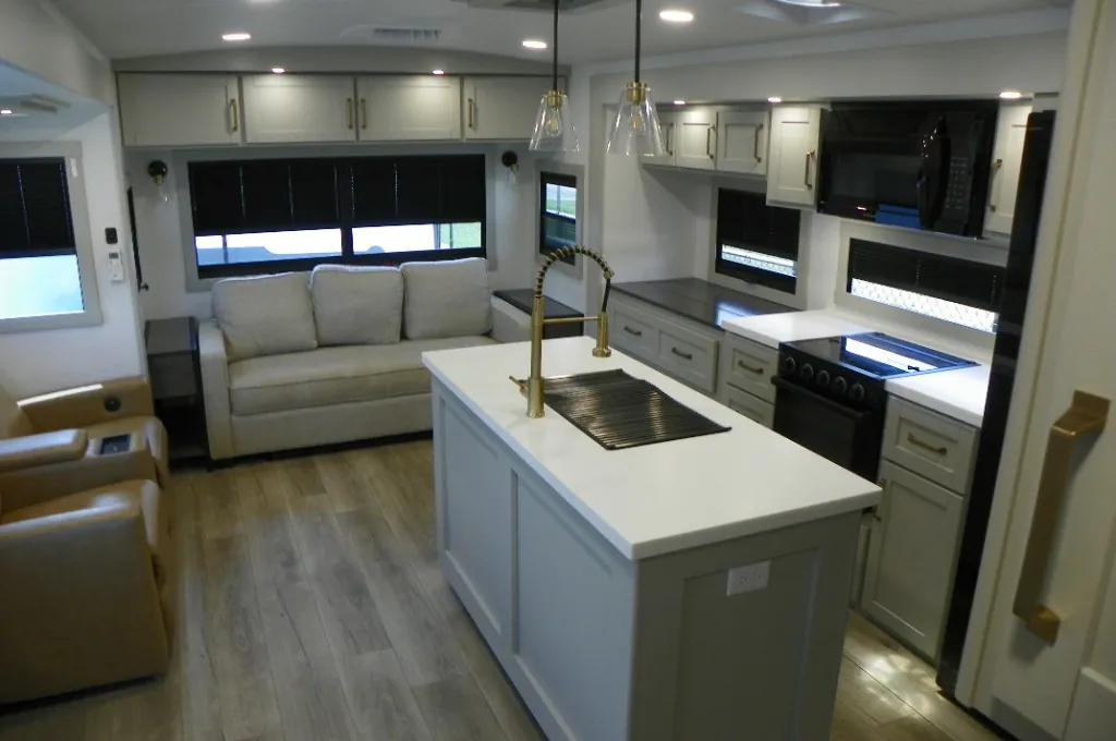 2025 Brinkley Model Z Air 310, Photos photo 16