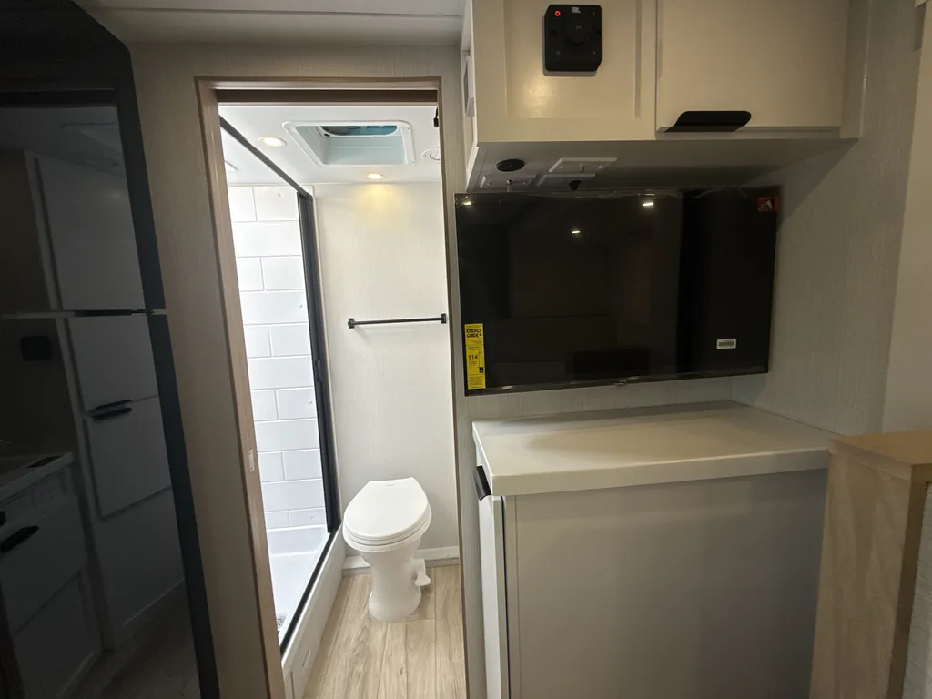 2027 Winnebago Micro Minnie 2108DS, Photos photo 13