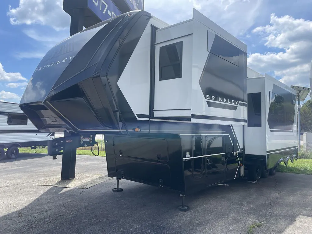 2025 Brinkley Model G 3250 - Photo 4