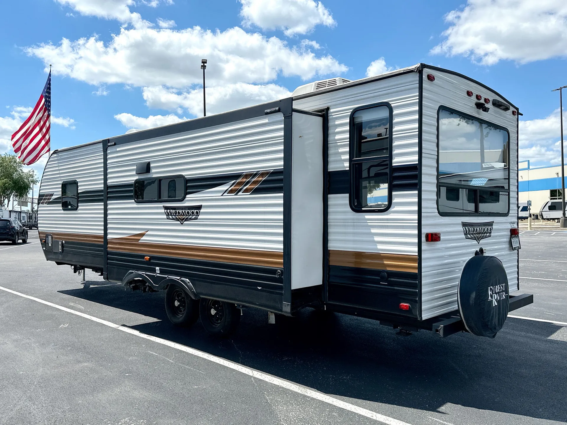 2023 Forest River Wildwood 27RE — off campside