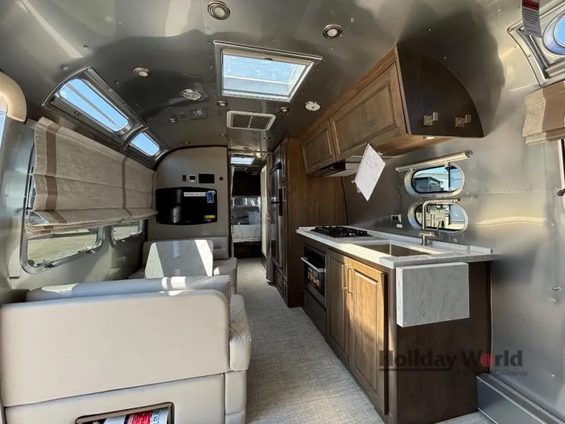 2026 Airstream Classic 28RB - Photo 4