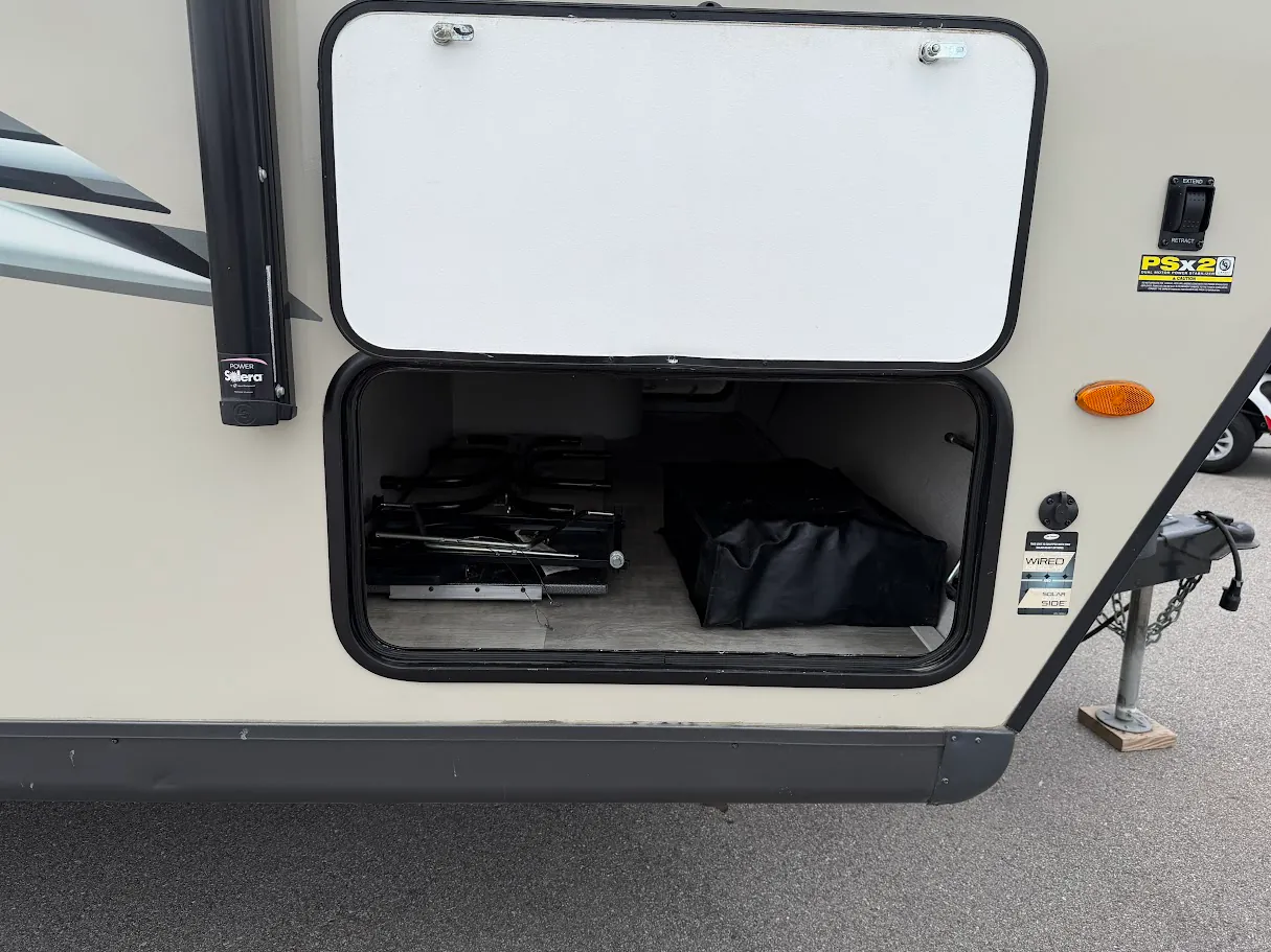 2021 Forest River Flagstaff Micro Lite 21FBRS — Photo 5