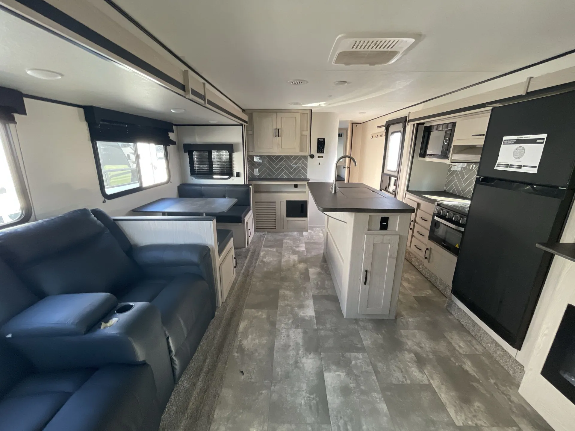 2022 Coachmen Apex Ultra-Lite 293RLDS — living area main