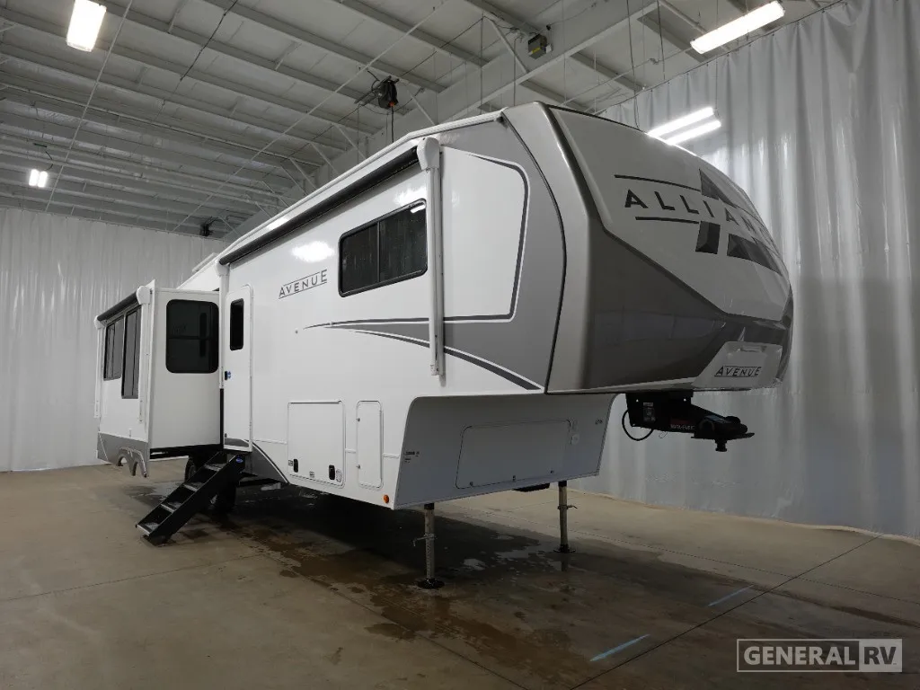 2025 Alliance RV Avenue 32RLS - Photo 2