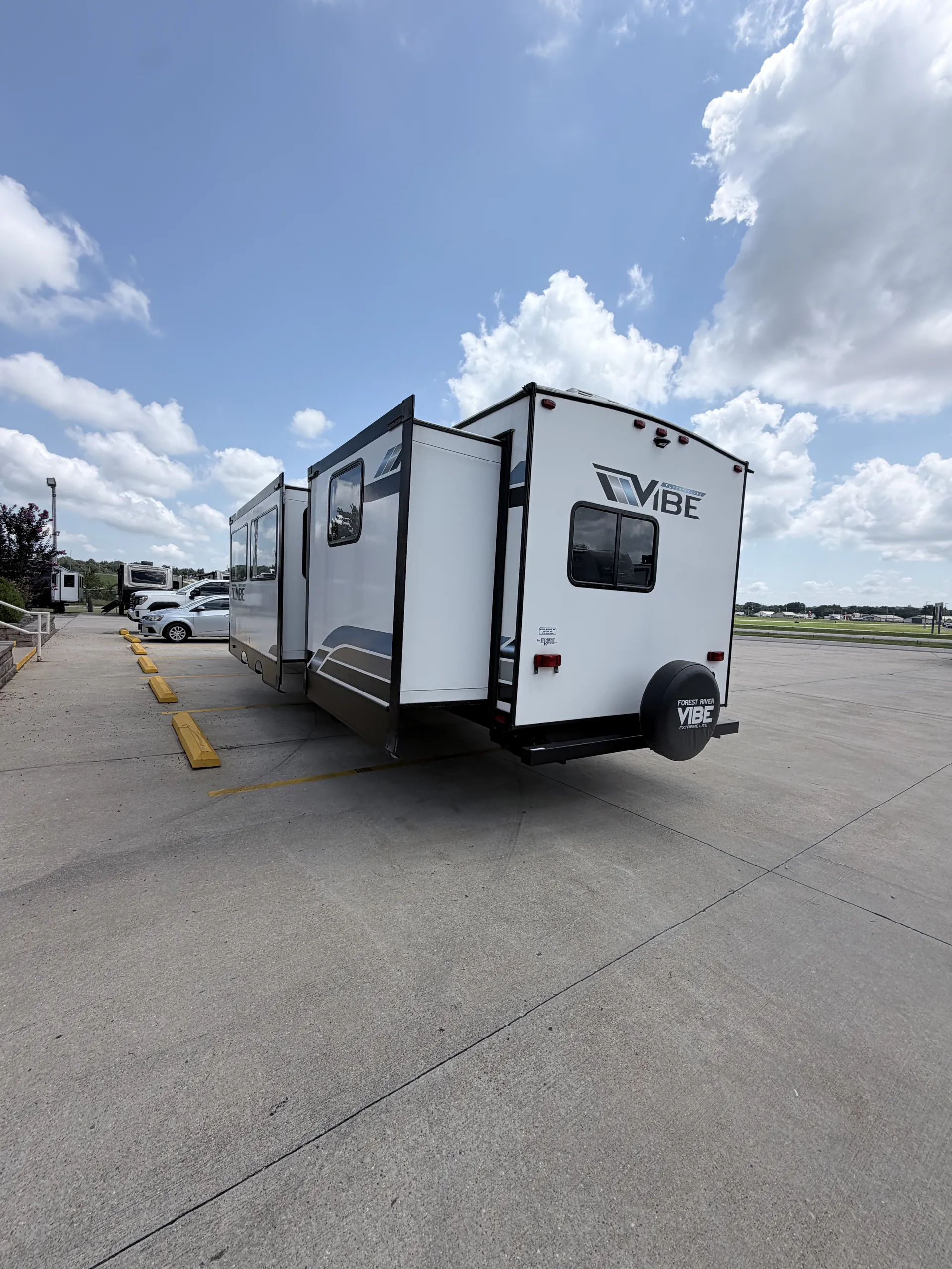 2022 Forest River Vibe 34BH — Photo 5
