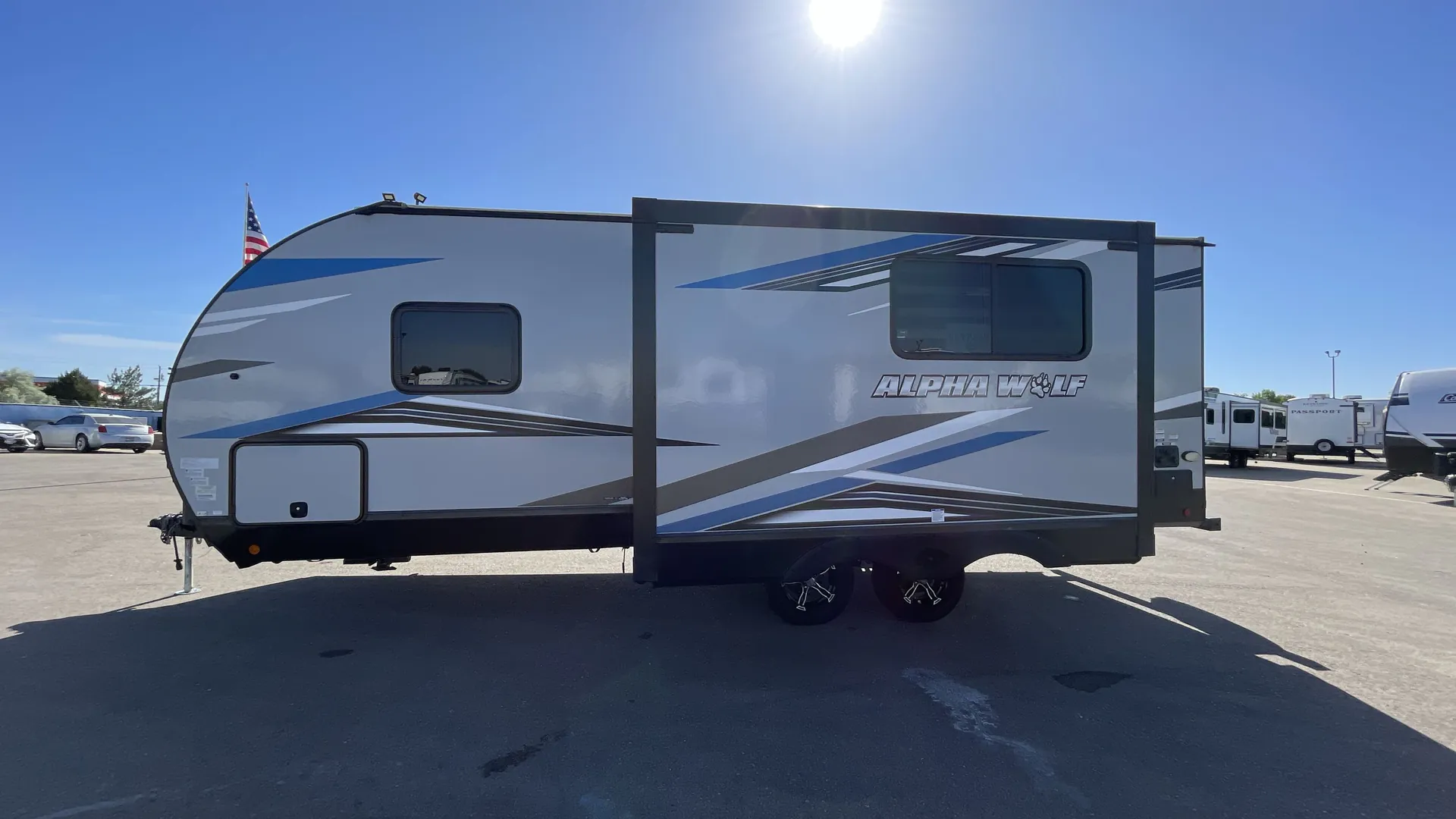 2022 Forest River Cherokee Alpha Wolf 22SW-L — off campside