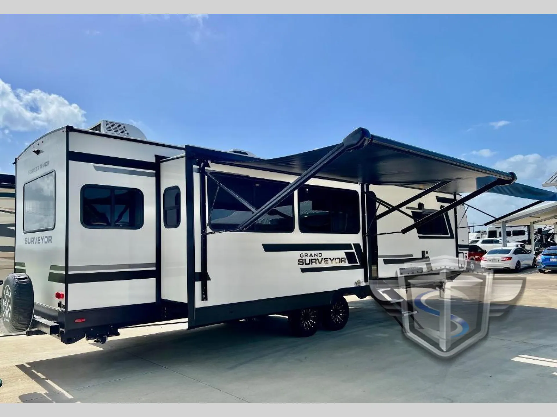 2027 Forest River Grand Surveyor 305RLBS — Photo 7