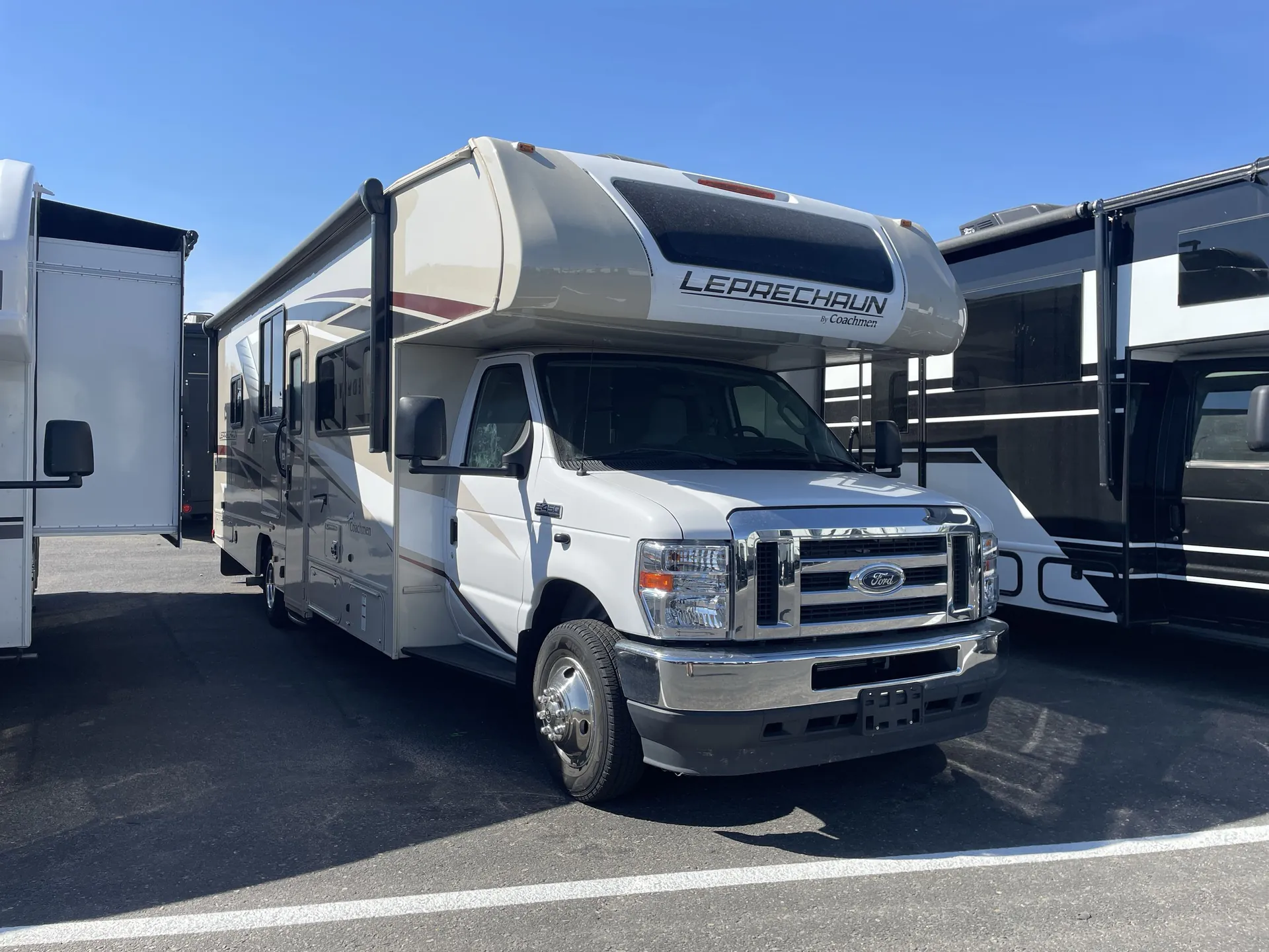 2021 Coachmen Leprechaun 298KB - Photo 2