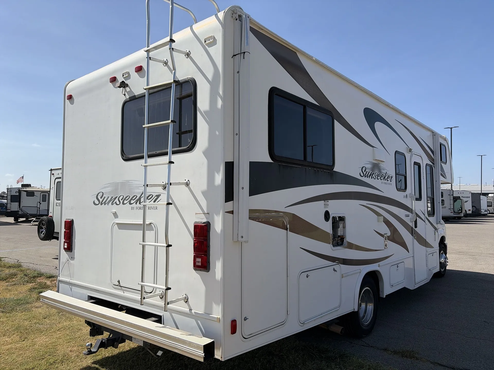 2011 Forest River Sunseeker 2450S — campside