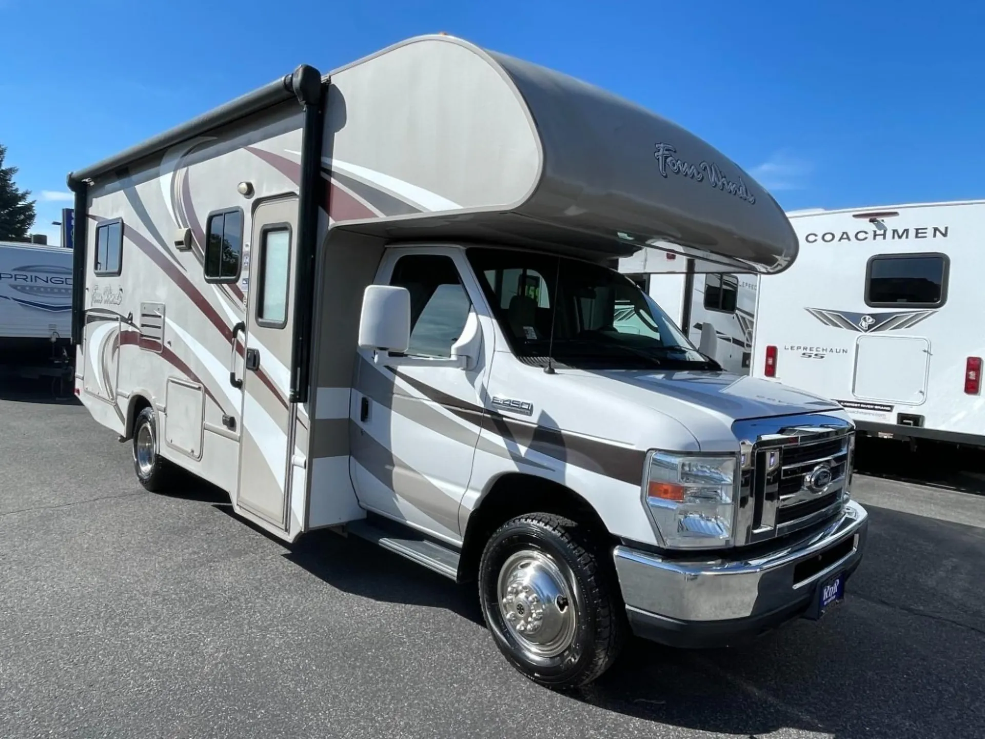2016 Thor Motor Coach Four Winds 24C - Photo 2