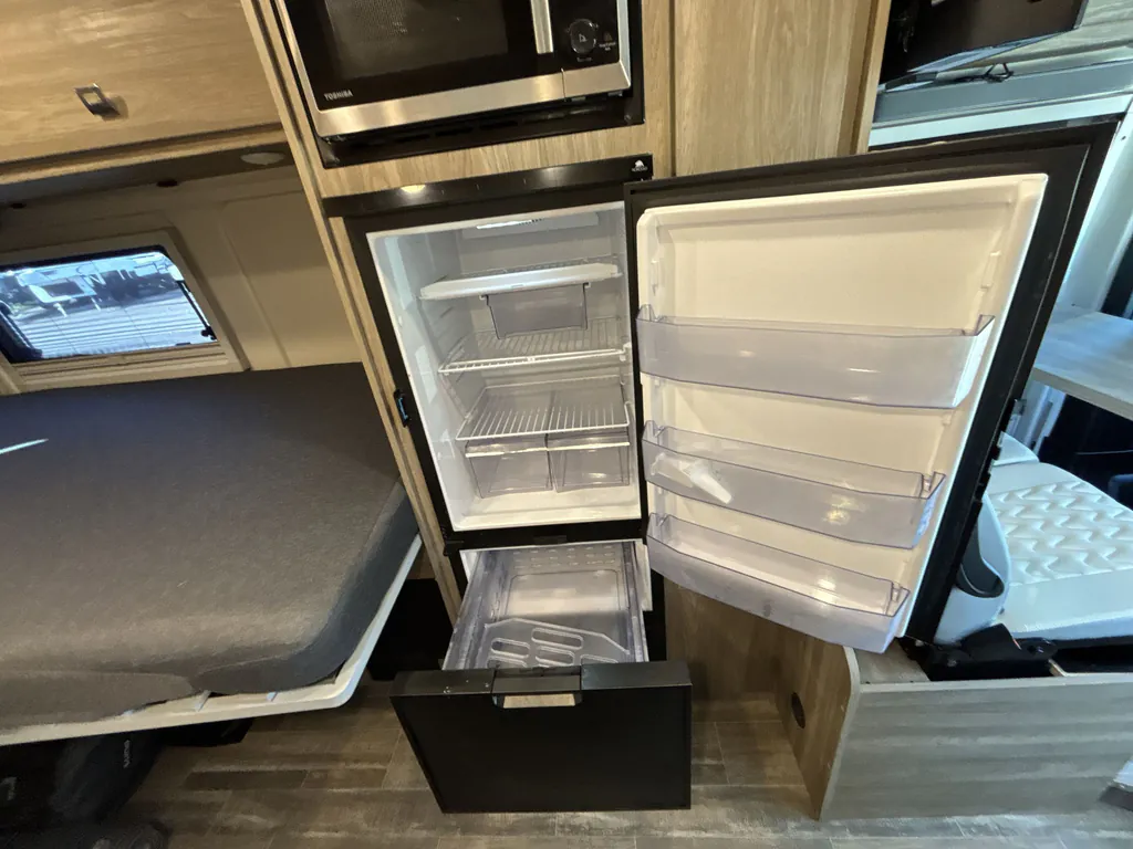 2025 Winnebago Travato 59G, Photos photo 9