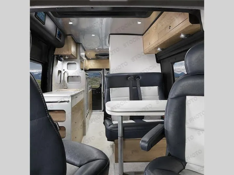 2025 Airstream Rangeline Std. Model - Photo 3