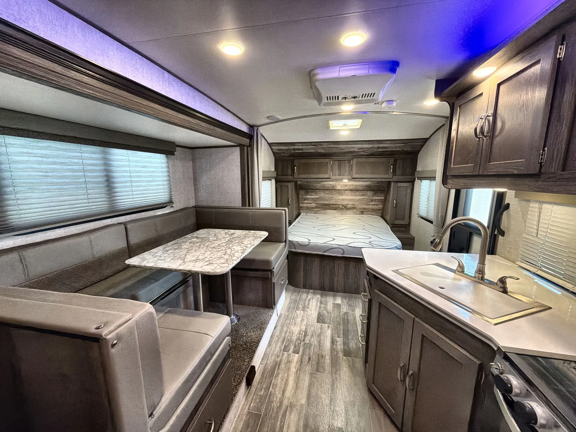 2022 Gulf Stream Vista Cruiser 23FBS — living area main