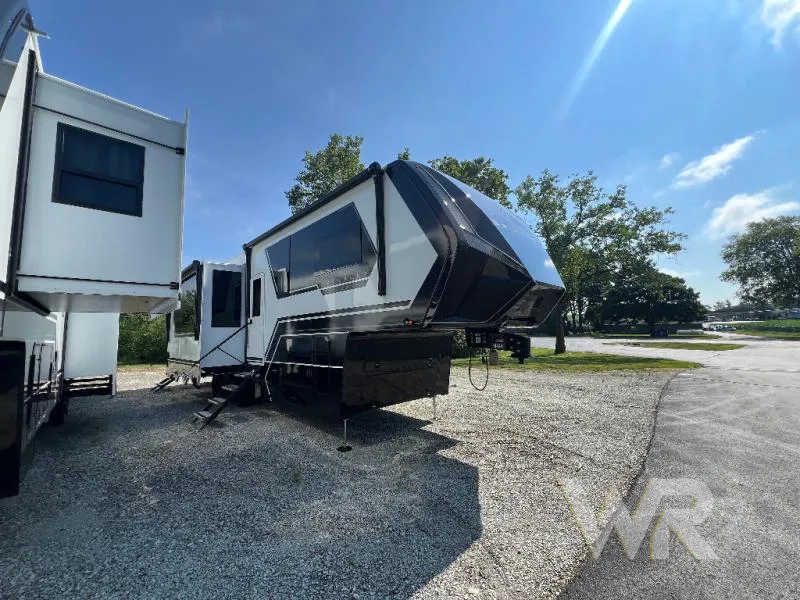 2027 Brinkley Model G 3250 - Photo 2