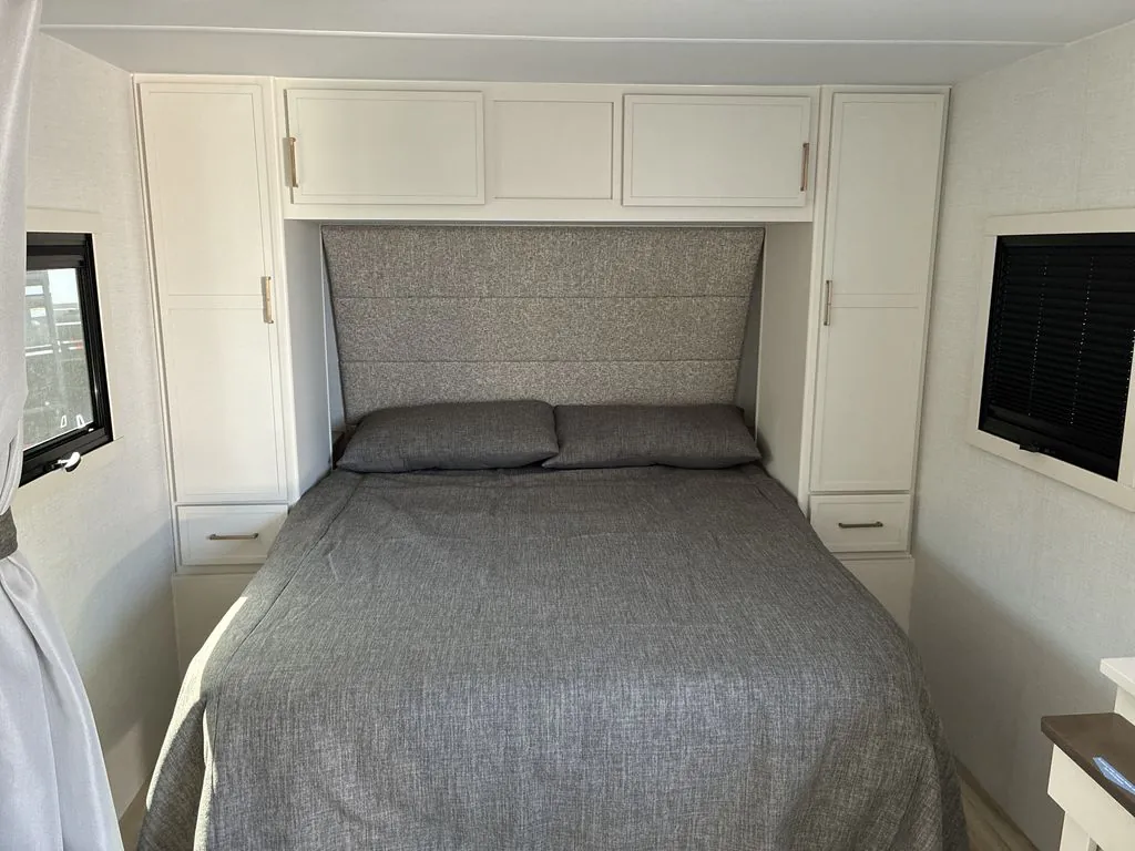 2026 Brinkley Model Ix 23X, Photos photo 16